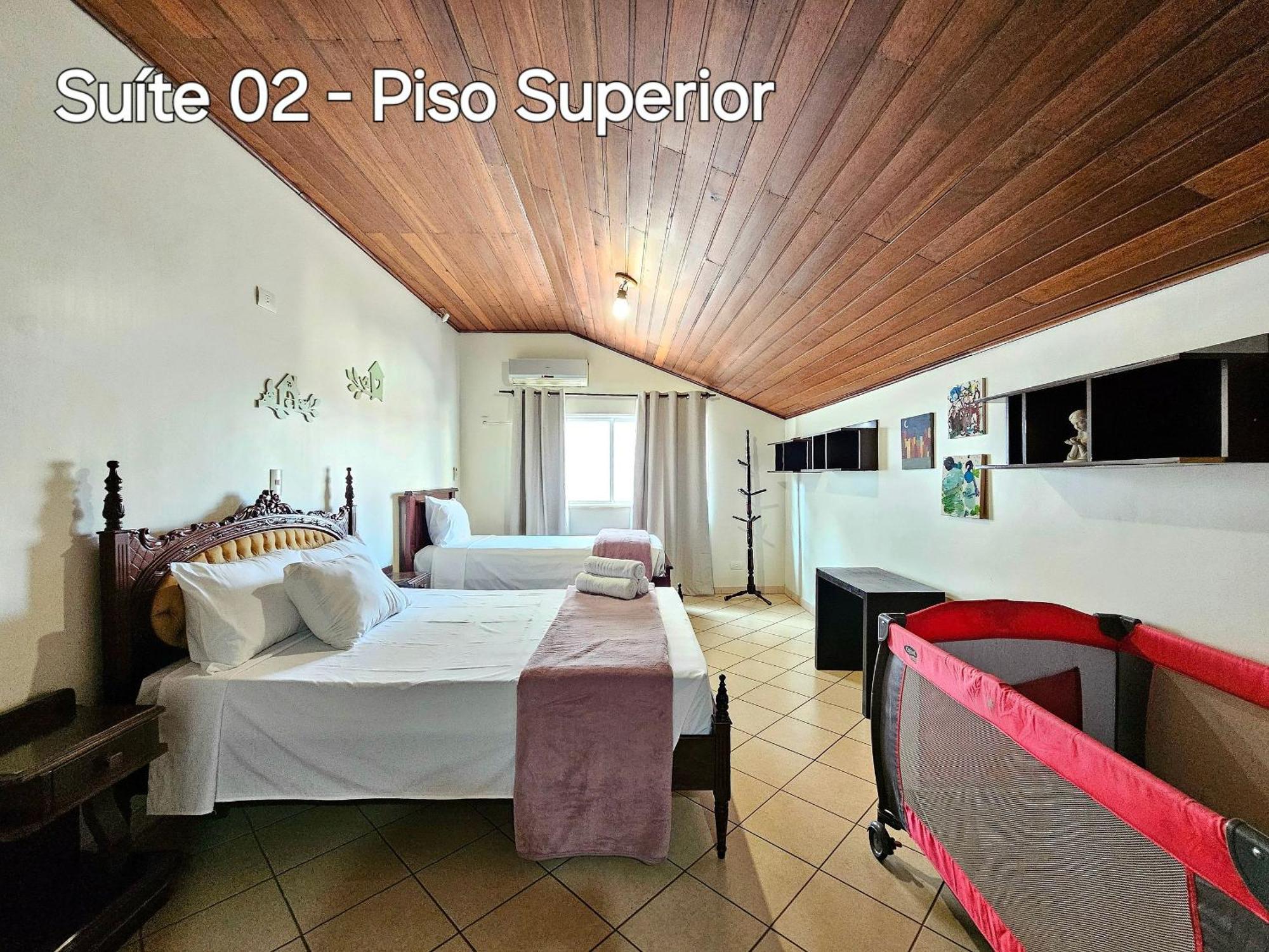 Casa Ampla 5 Quartos 5 Banheiros No Centro De Foz Casa de férias *
