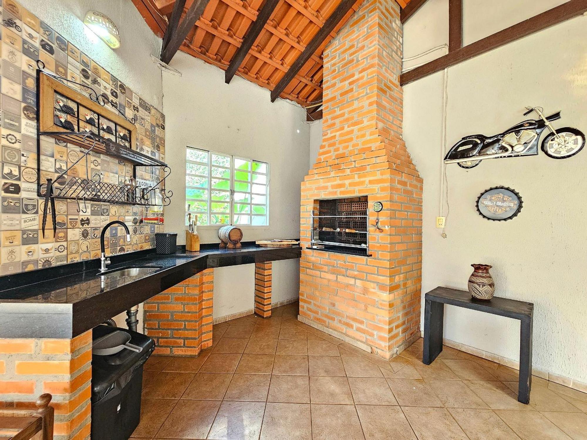 Casa Ampla 5 Quartos 5 Banheiros No Centro De Foz *